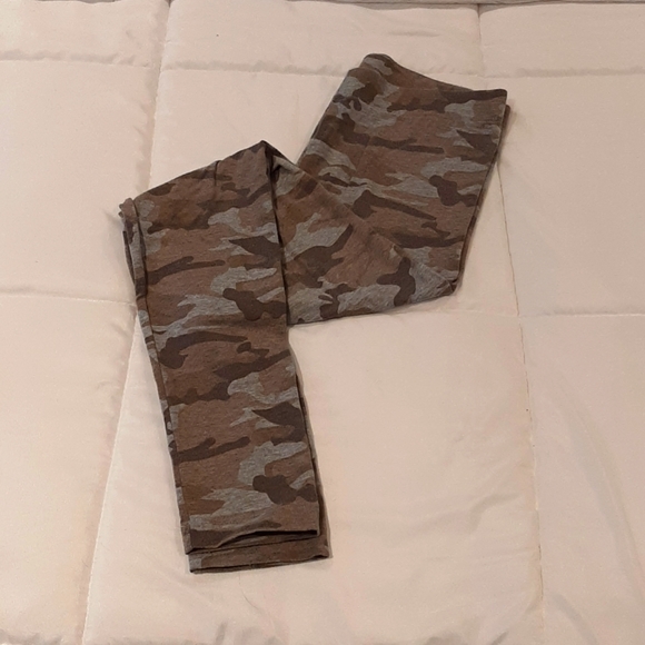 Camo leggings - Picture 1 of 2